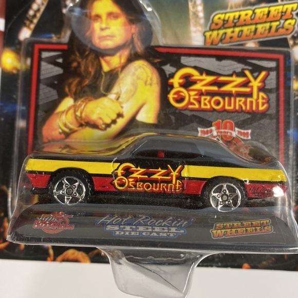OZZY OZBOURNE Hot Rockin’ Steel Die Cast Street Series Original Packaging! - Picture 4 of 7